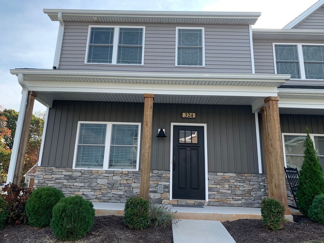 Foto principal - Cornerstone Townhomes-Convenient Timberlak...