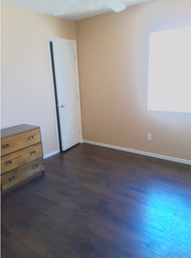 Building Photo - 10156 Monks Hood Ct