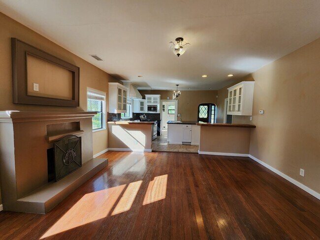 Building Photo - Peaceful Ranch Home with Corral