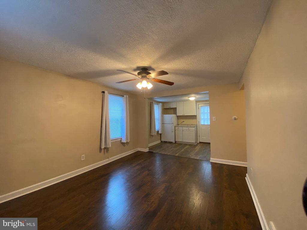 Foto principal - 979 S Olden Ave