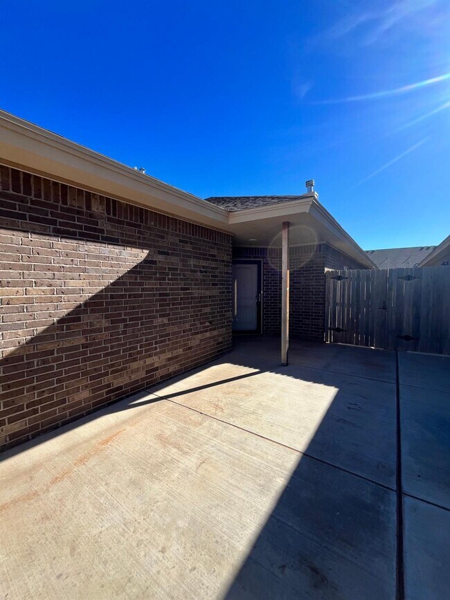 Building Photo - 1203 Preston Trails