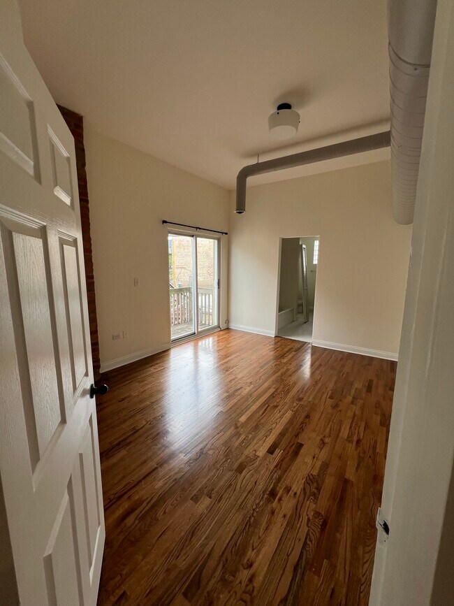 Foto del edificio - 119 S Paulina St