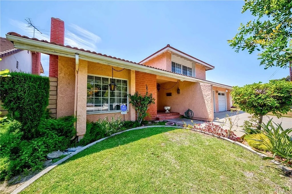 Primary Photo - 607 W Avenida de la Merced
