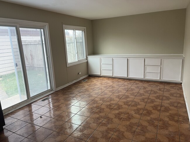 Building Photo - 5713 Tiburon Ct
