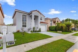 Building Photo - 7504 Viscaya Cir