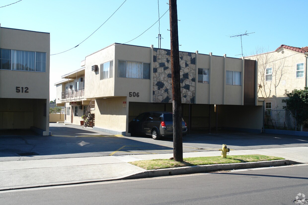 Primary Photo - 506 E Maple St