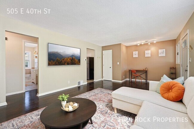 Building Photo - Your Modern 2 Bed Oasis in Minneapolis for...