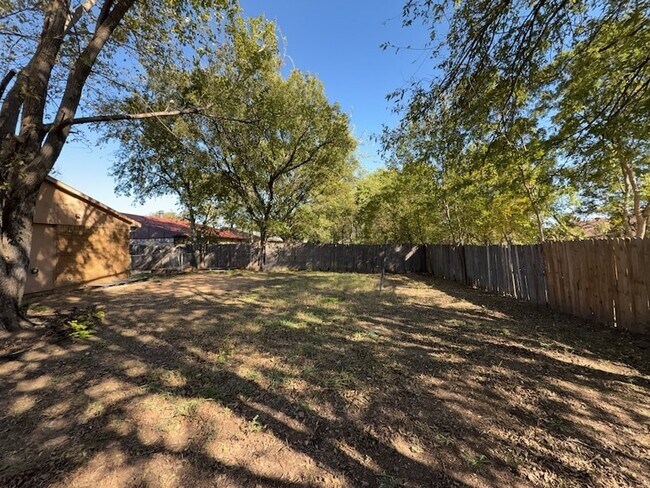 Building Photo - 1233 Steinburg Ln