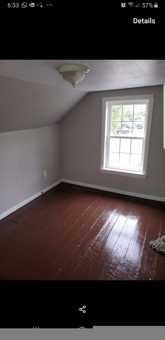 Foto del edificio - 3 bedrooms 1 bath