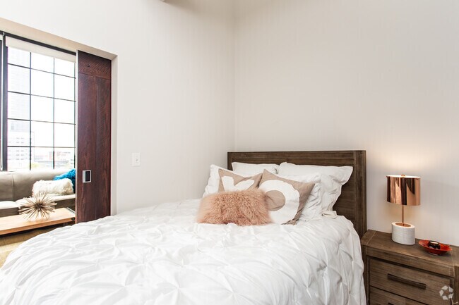 1BR, 1BA - 563-593 SF - A Loft - The Julian