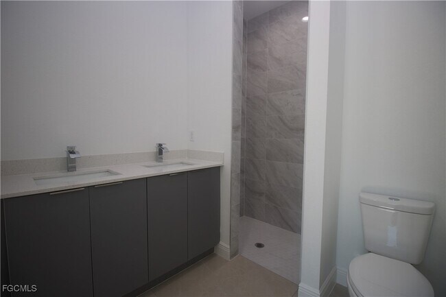 Foto del edificio - 1260 Milwaukee Blvd