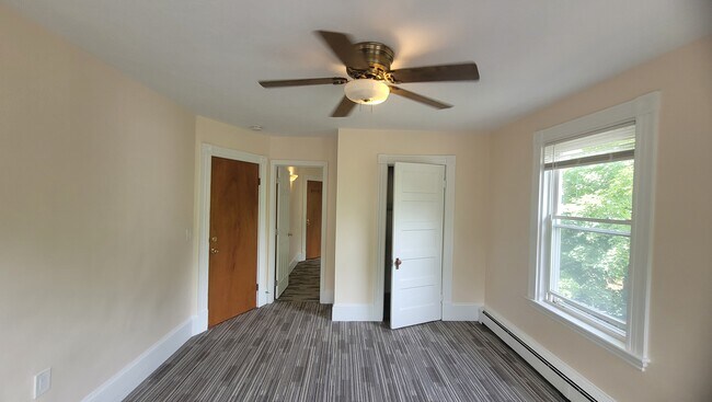 Building Photo - 11 Maple Ave