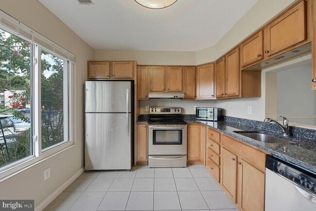 Building Photo - 13305 Apgar Pl