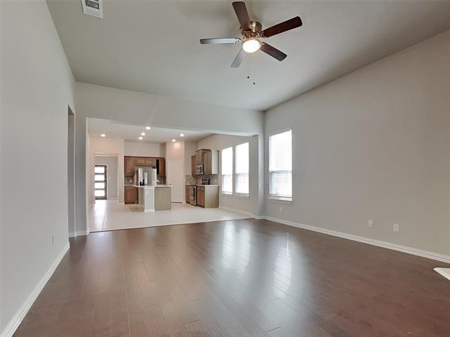 Building Photo - 2805 Saratoga Dr