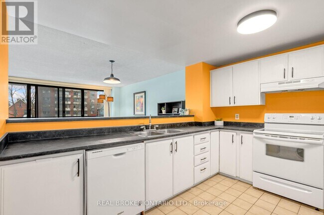 Photo du bâtiment - 446-446 Gilmour St