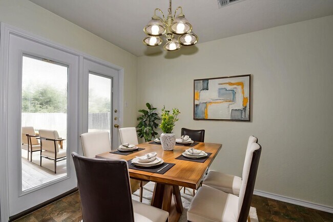 Foto del edificio - GREAT SINGLE STORY HOME  |  DECK REDONE CL...