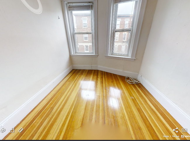 Building Photo - 8 Barrows St