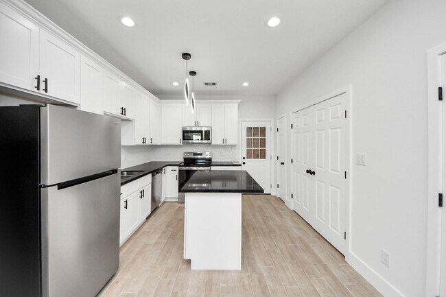 Foto del edificio - 8015 Elbert St