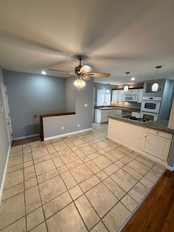 Building Photo - 1727 Schulte Hill Dr