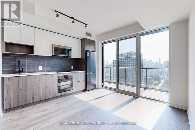 Building Photo - 5 Defries St