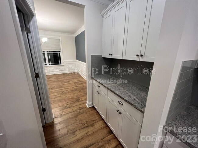 Foto del edificio - 345 Preston Rd