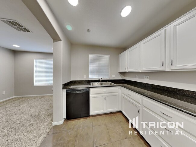 Building Photo - 8921 Paula Jean Avenue Las Vegas NV