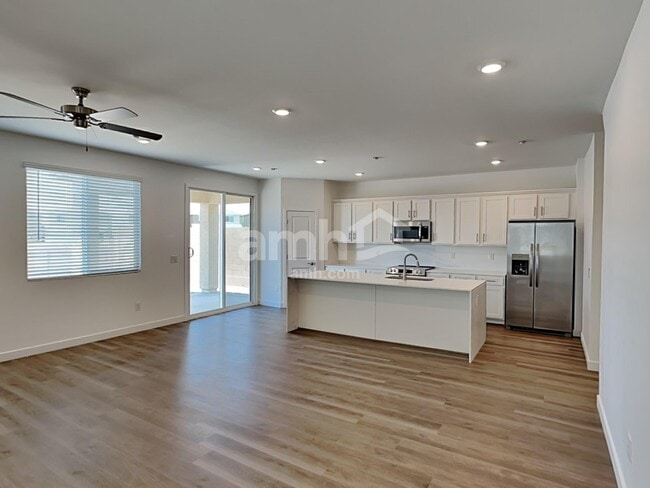 Building Photo - 9677 N Rancho Lozano