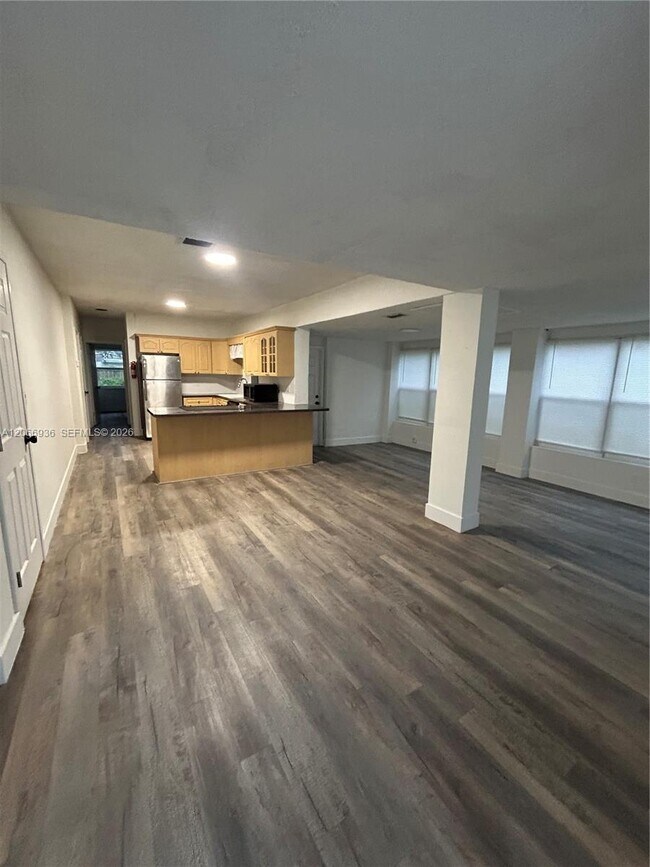 Foto del edificio - 1482 NE 175th St