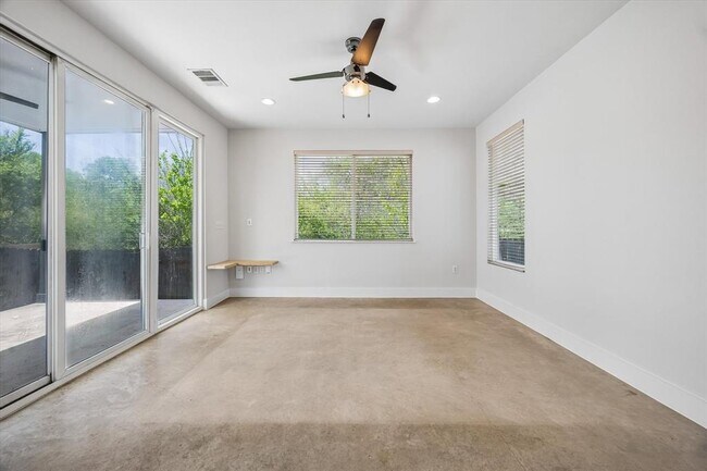 Foto del edificio - 1182 Ridgeway Dr