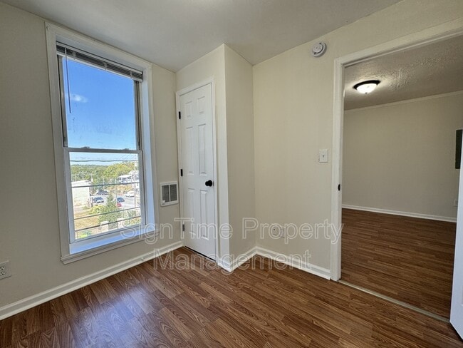 Building Photo - 40 N Conococheague St