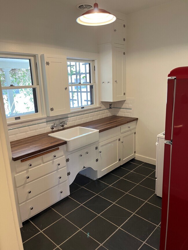 Foto del edificio - 135 E Ave 42