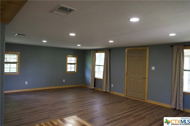 Building Photo - 1437 Co Rd 123