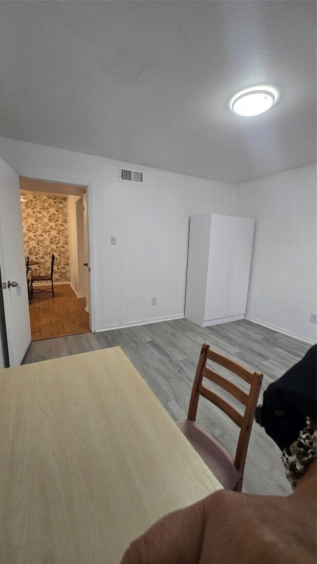 Foto del edificio - 8427 Hearth Dr
