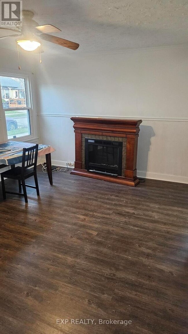 Building Photo - 6318 Skinner St