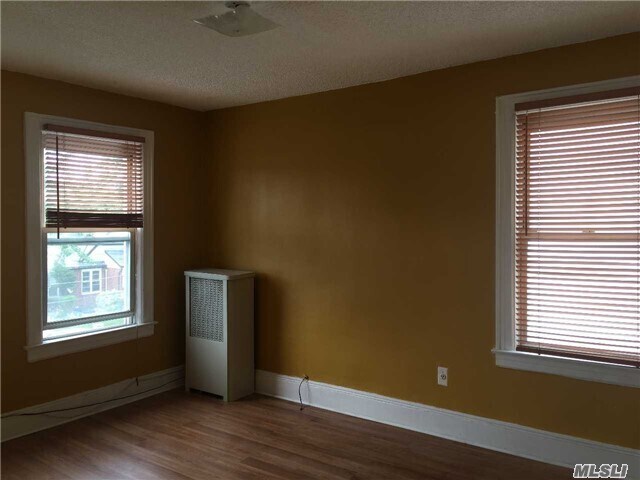 Foto del edificio - 48-46-48207 207th St