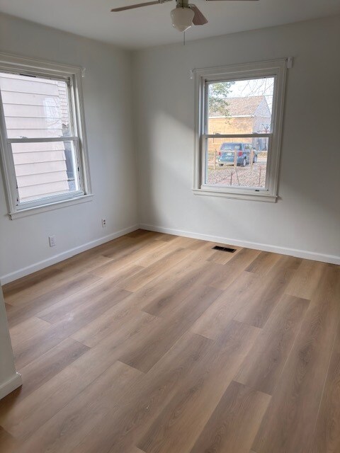 Dormitorio 1 - 1134 Goodman Ave
