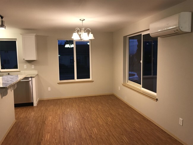 Foto del edificio - 1223 E Harrison St