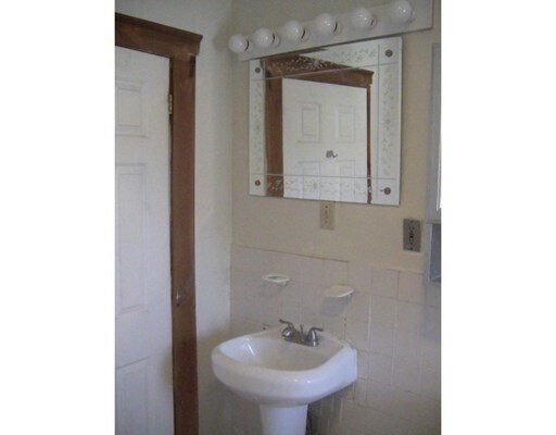 Building Photo - 54 Hollander St