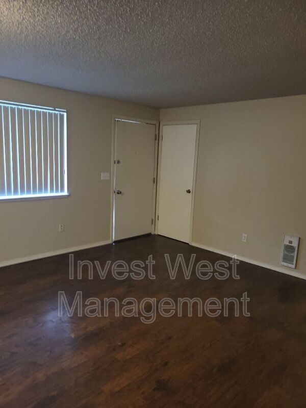 Foto del edificio - 2815 E 19th St