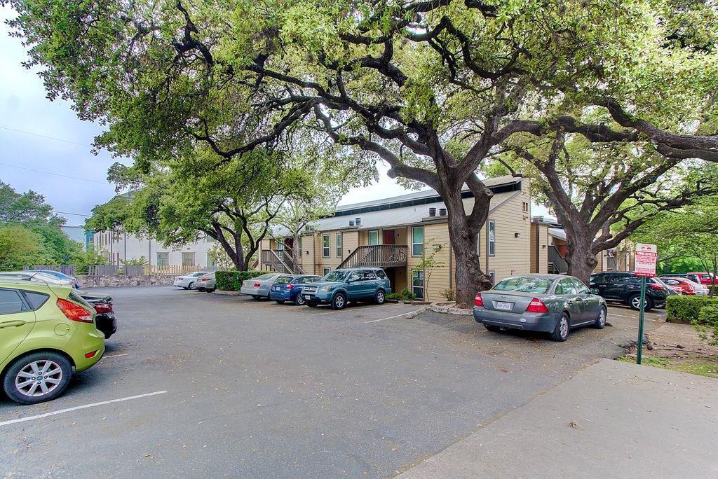Primary Photo - 1000 W 26th St