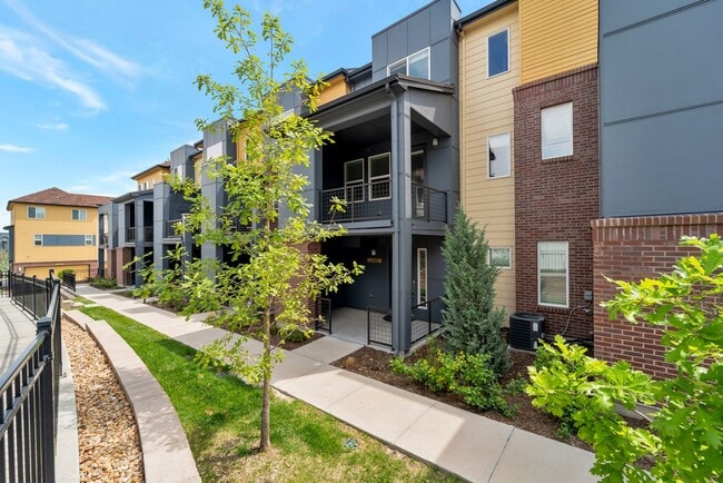 Building Photo - 11247 Colony Cir