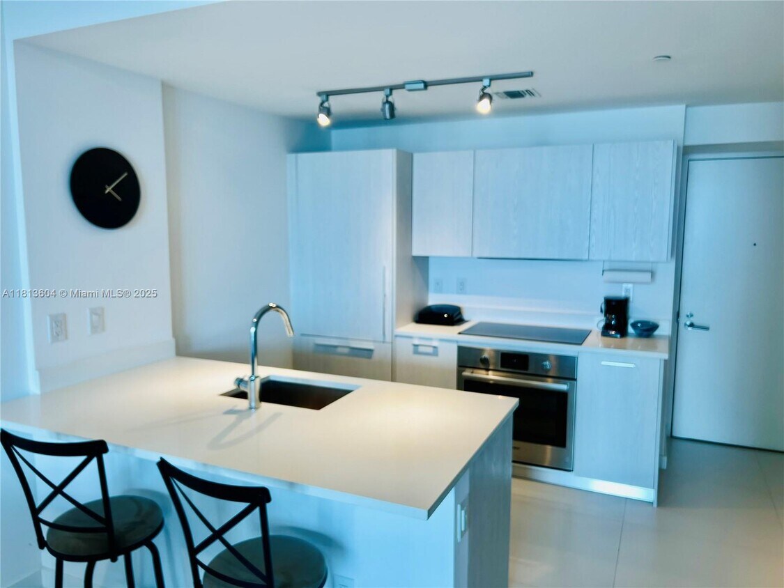 Foto principal - 501 NE 31st St