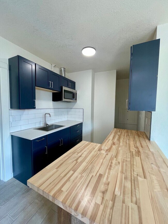 Foto del edificio - 701 E 3rd St