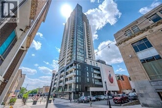 Building Photo - 60 Charles St W