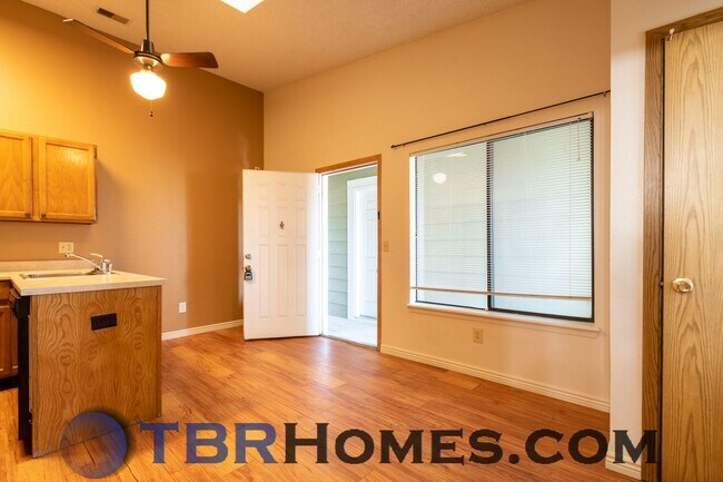 Foto del edificio - 920 S Dawson Way