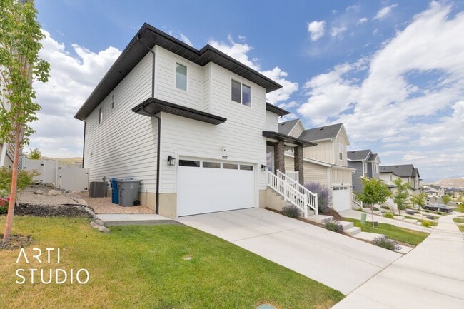 Building Photo - 2577 N Velvet Moon Dr