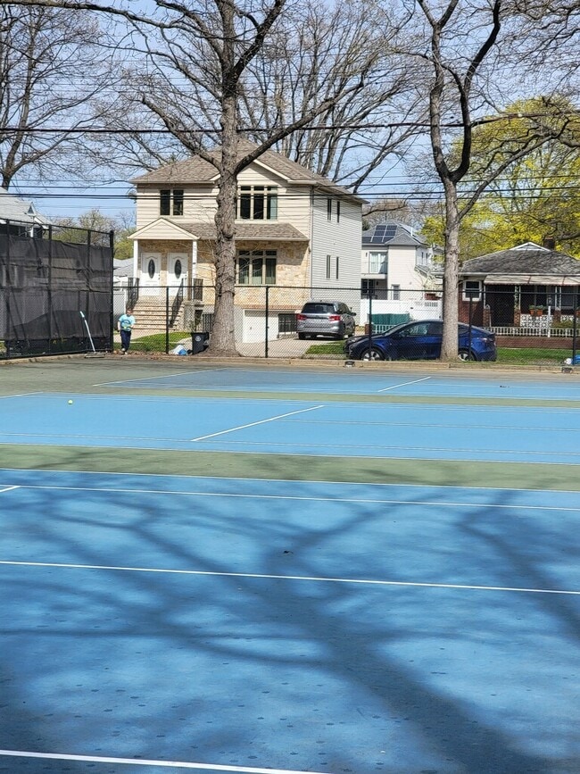 Building Photo - 65 Bard Ave