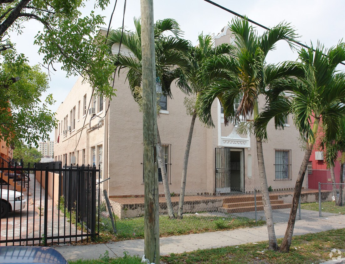 Building Photo - 1236 NW 6th St