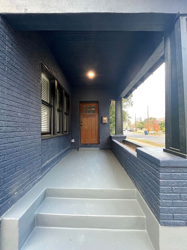 Foto del edificio - 706 E Evergreen Ct