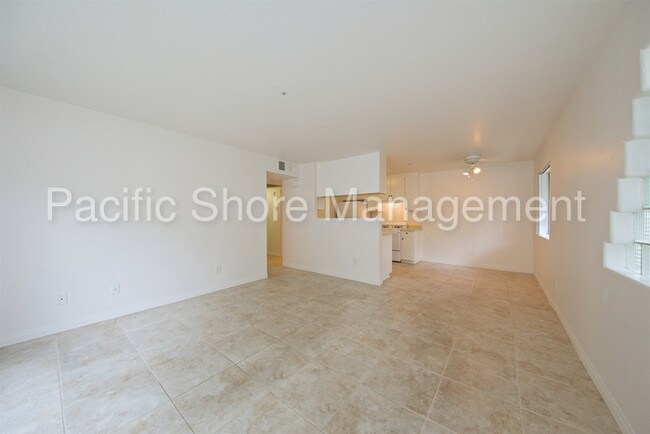 Building Photo - 665 Ascot Dr